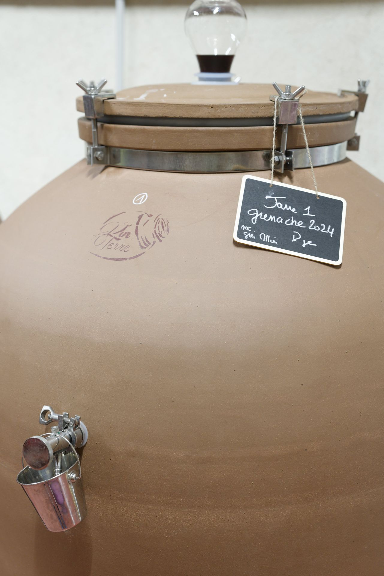 Domaine de roquemale winery amphora